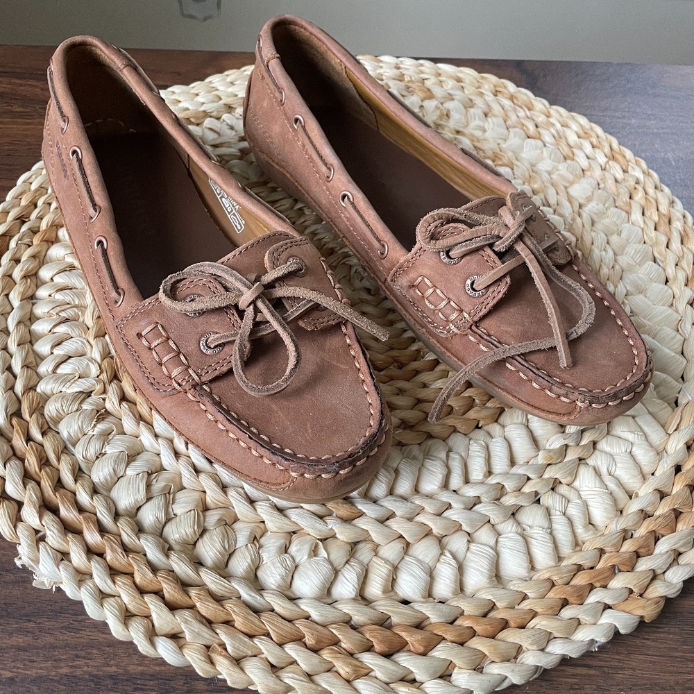 Sebago Dock Shoe Women’s Size  6.5 Summer Preppy Neutral Beach Boat Vacation